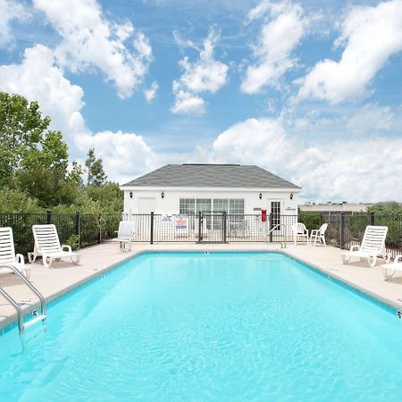Baymont By Wyndham Roanoke Rapids Hotel Exterior photo
