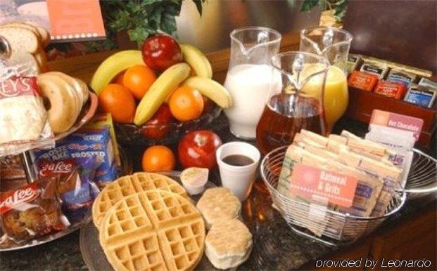 Baymont By Wyndham Roanoke Rapids Hotel Restaurant photo