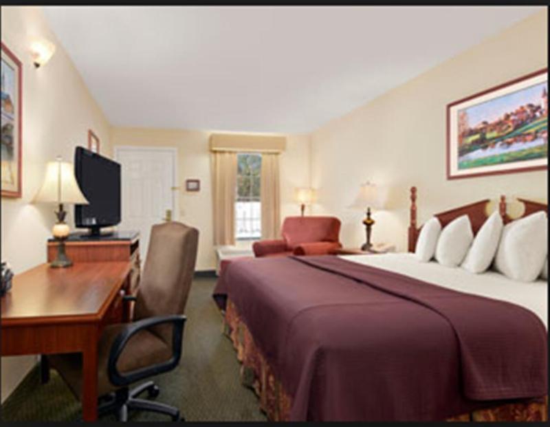 Baymont By Wyndham Roanoke Rapids Hotel Exterior photo